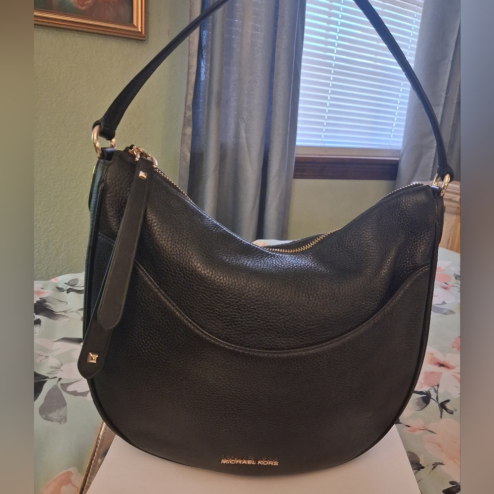Michael Kors Dover Large Half Moon Shoulder Bag Black Pebbled Leather - Picture 3 of 13